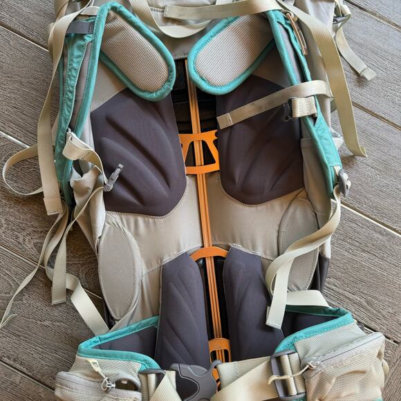 Sierra Designs Women’s Jubilee 50 Backpack in Ocean - Picture 3 of 10